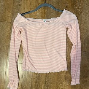 Off the shoulder crop top long sleeve